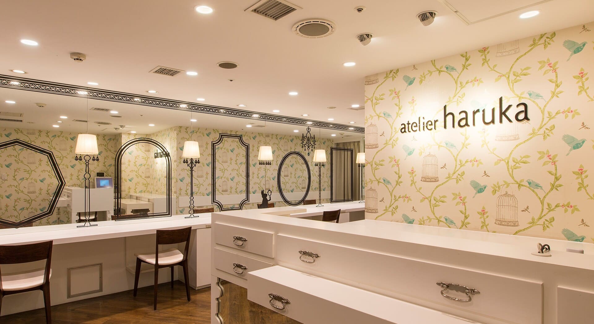 表参道でヘアセット・メイク・眉カット・まつげパーマするならアトリエ